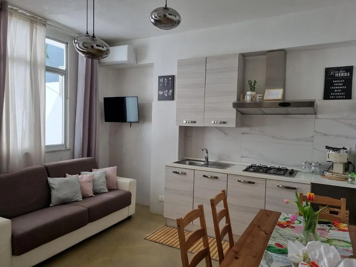 Sike Home Giardini Naxos 0*,
