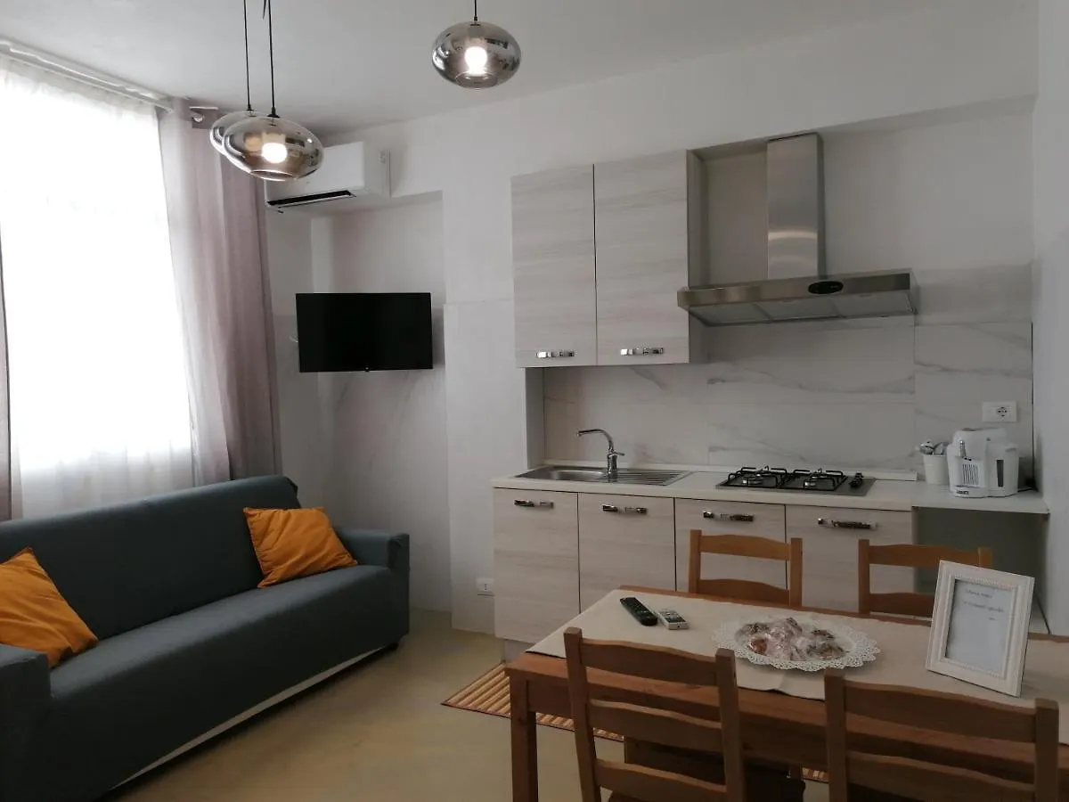 Daire Sike Home Giardini Naxos İtalya