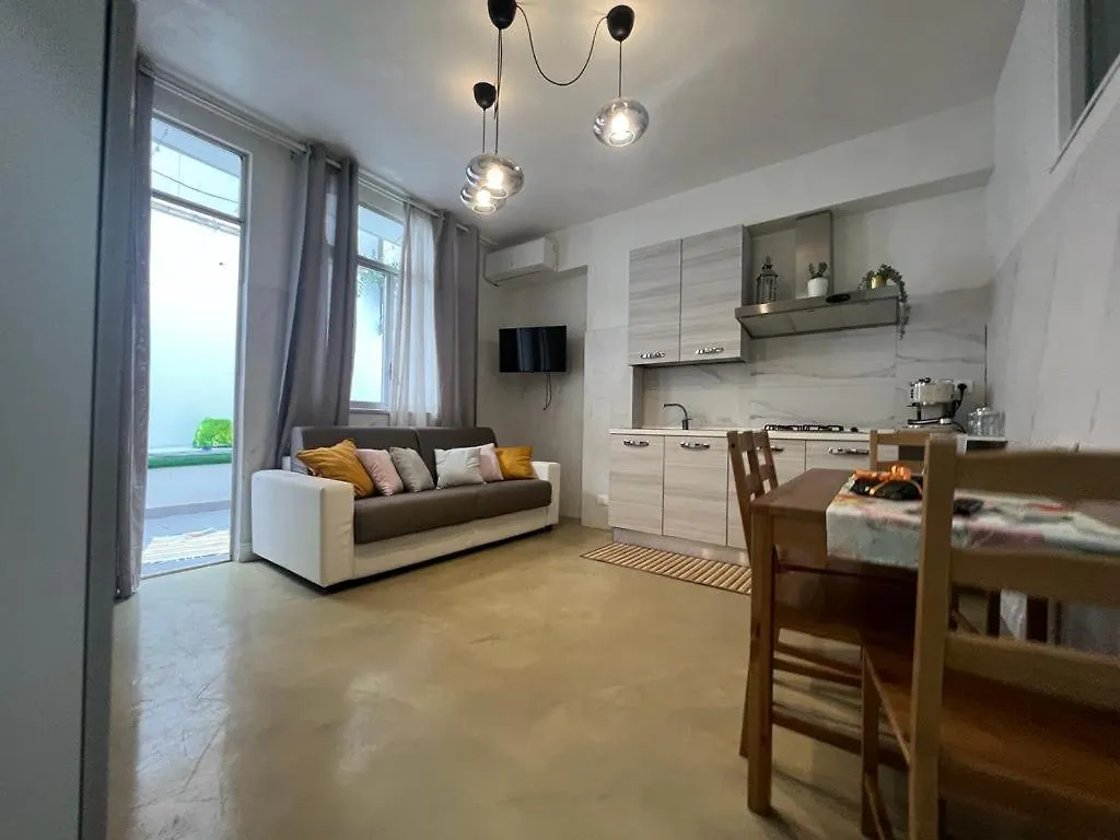 Sike Home Giardini Naxos Daire