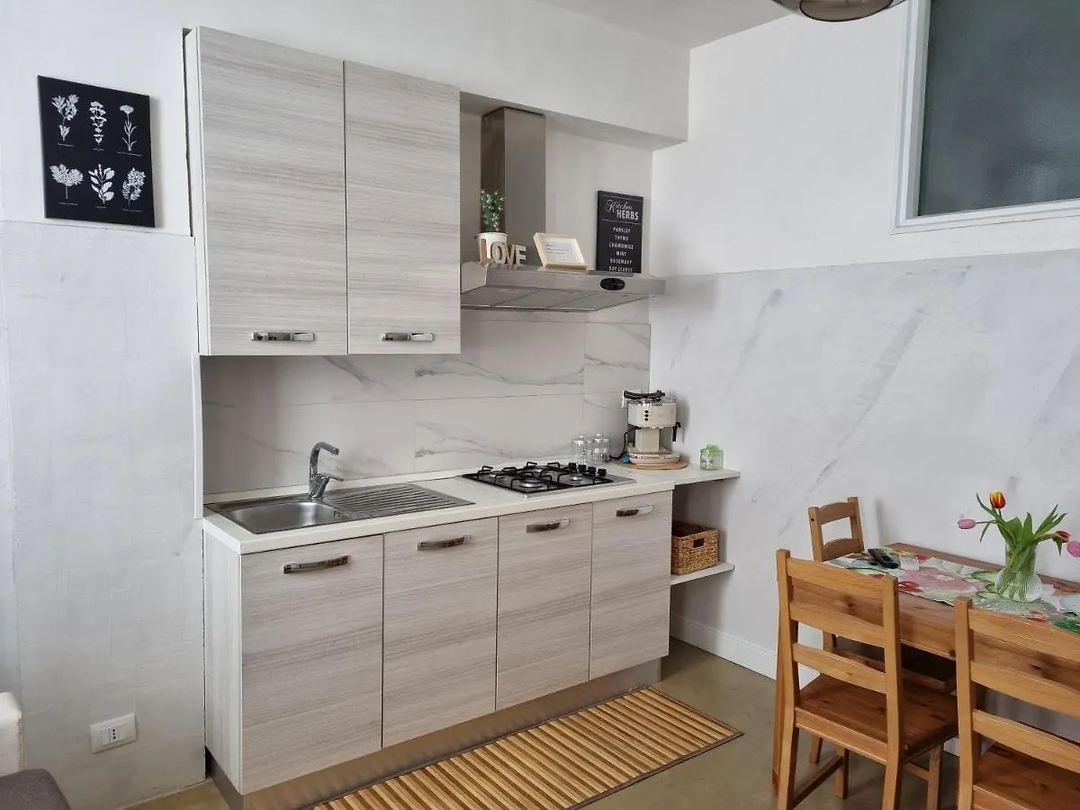 Daire Sike Home Giardini Naxos