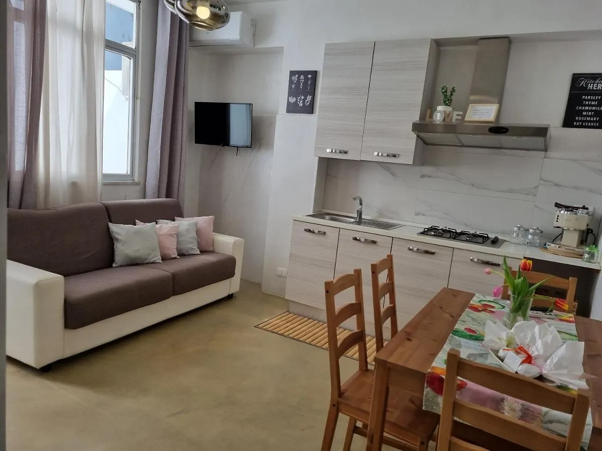 Daire Sike Home Giardini Naxos